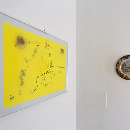 Cecco D'ascoli 아파트 *